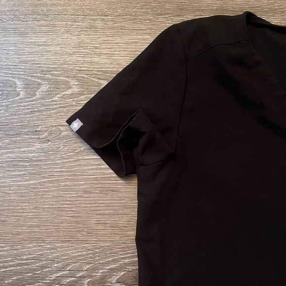 FIGS black Catarina Scrub Top - Picture 2 of 3